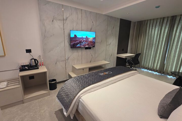 Room 5 of 31