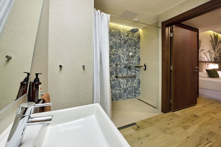 Room 55 of 172