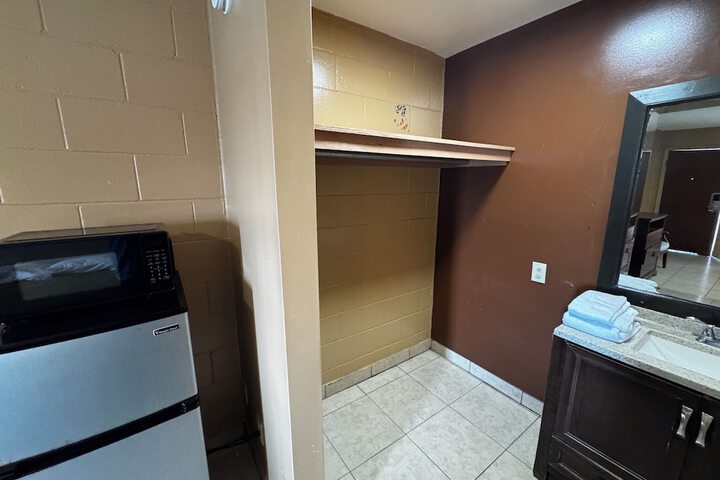 Room 41 of 43