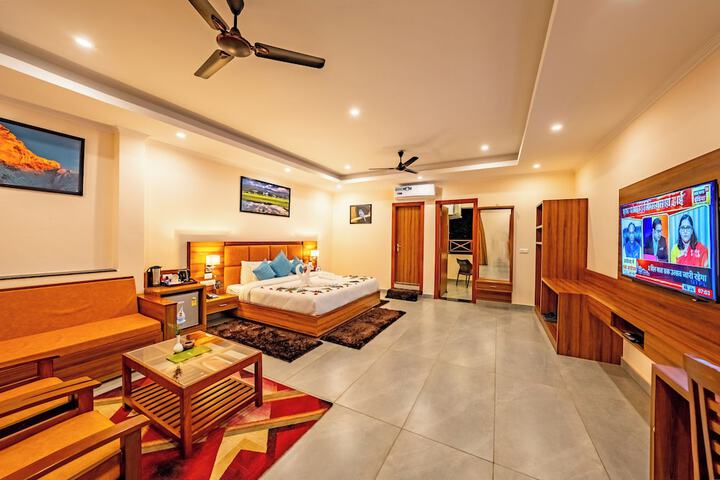 Room 9 of 30