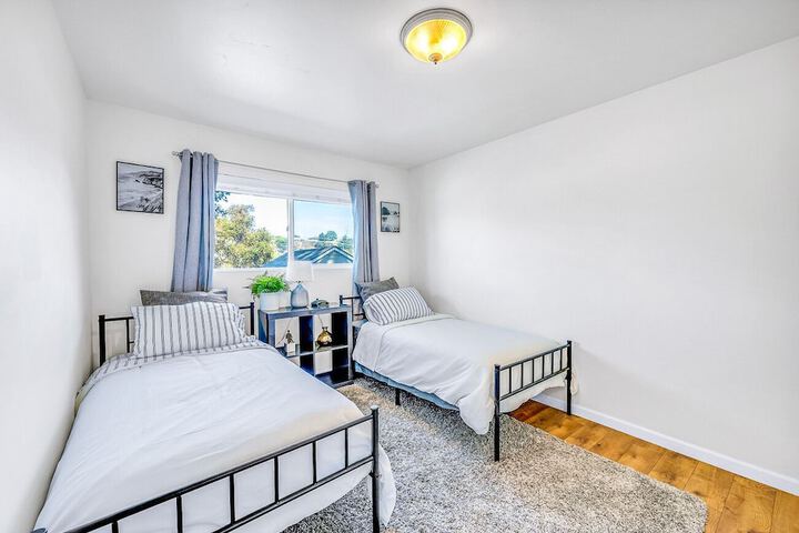 Room 7 of 28