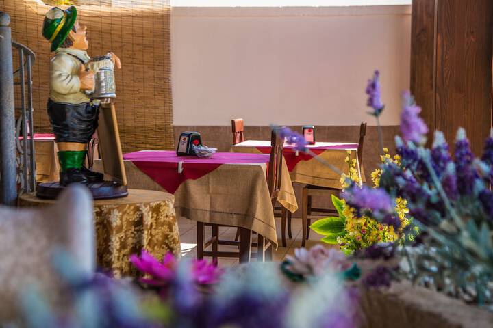 Dining 57 of 88