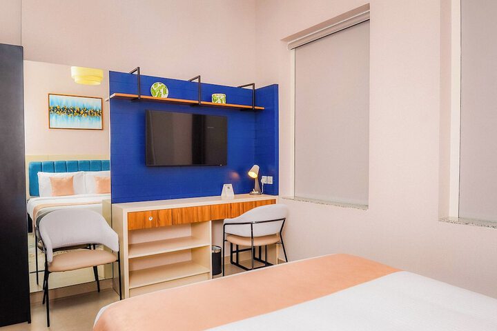 Room 14 of 110