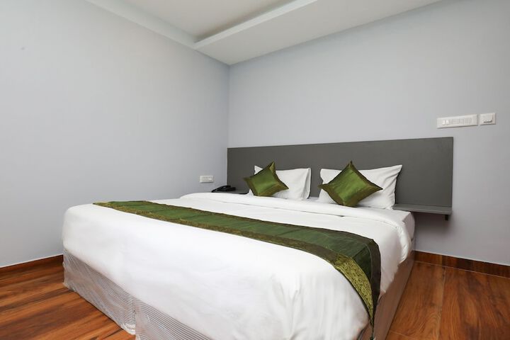 Room 15 of 37
