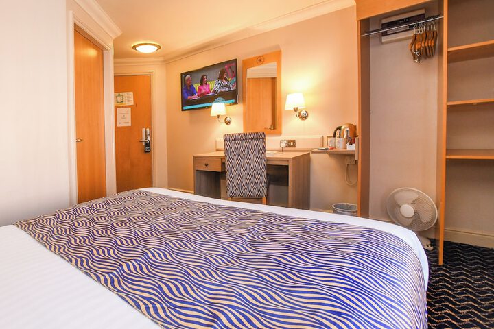Room 48 of 216