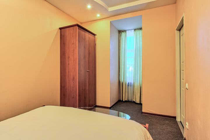 Room 14 of 40