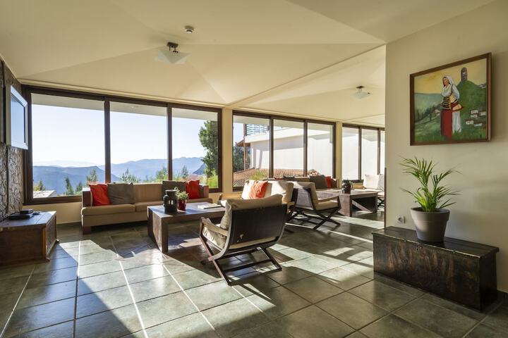 Guest Lobby
