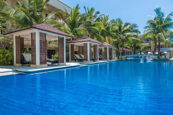 Pools & Facilities