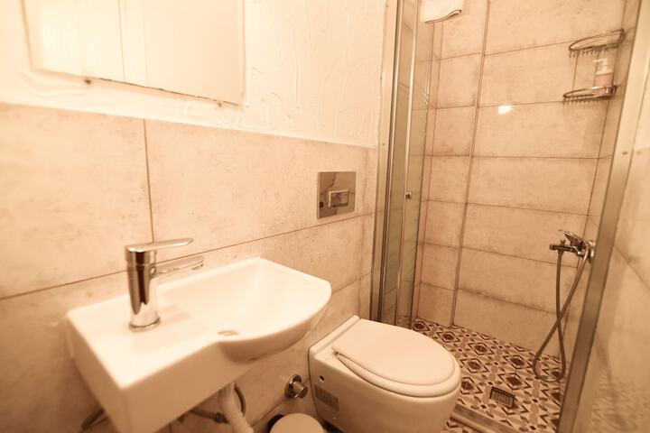 Room 18 of 42