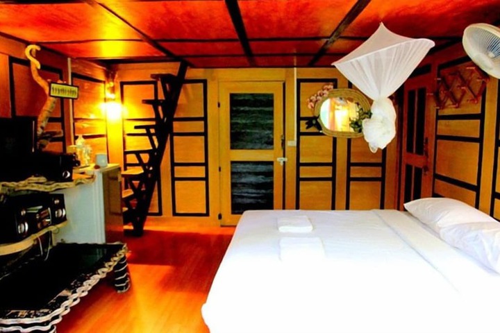 Room 21 of 108