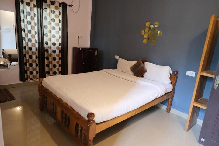Room 8 of 43
