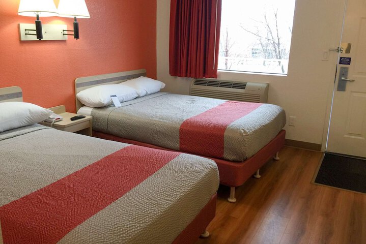 1 Double Bed Accessible (2 of 9)