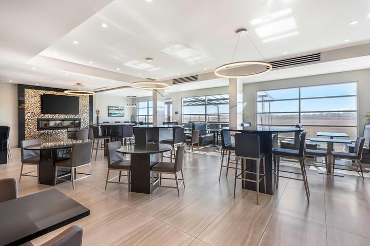 Breakfast/Coffee Service 34 of 40