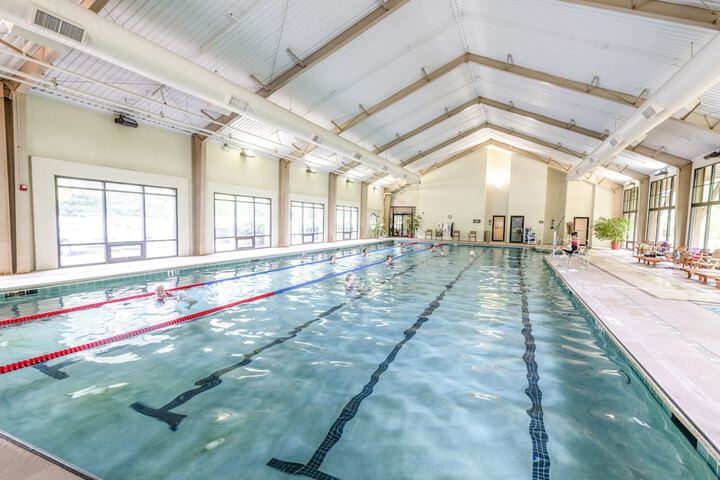 Pool Hotel
