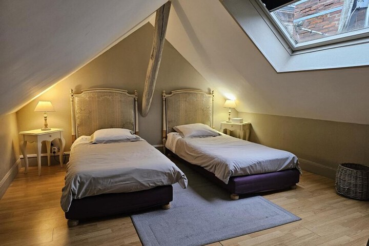 Room 10 of 64