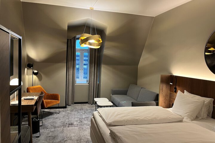Room 7 of 87