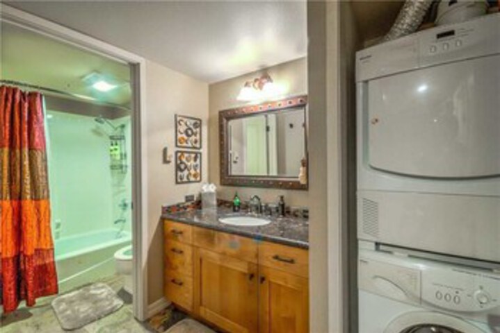 Room 4 of 25