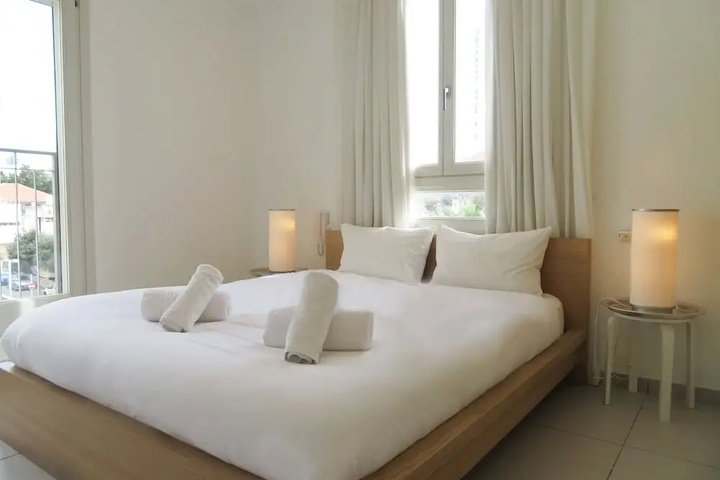 Room 5 of 20