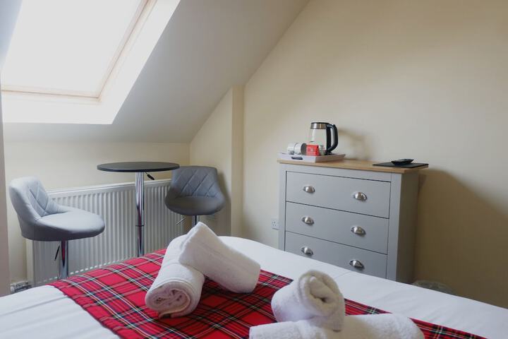 Room 12 of 63