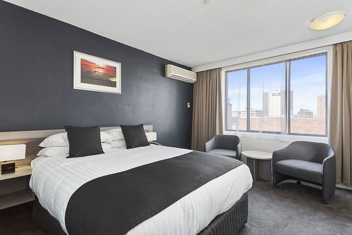 Room 11 of 38