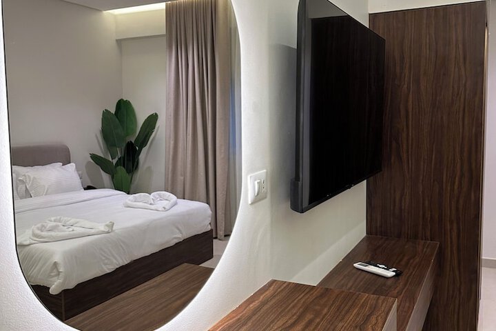 Room 2 of 23