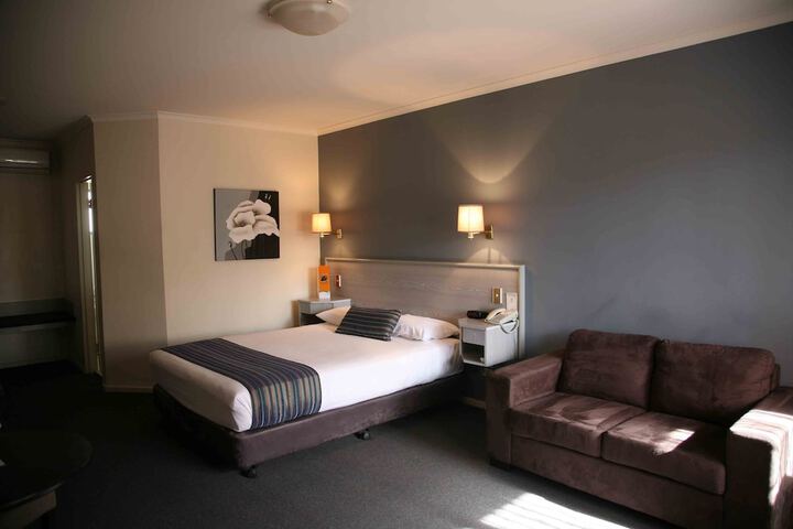 Room 5 of 37