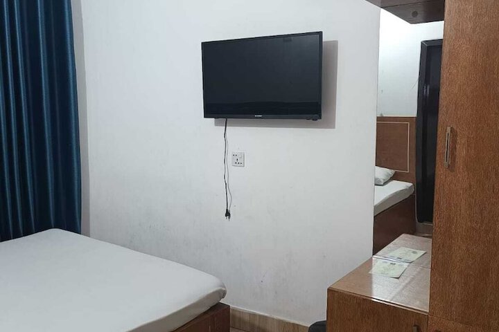 Room 16 of 23