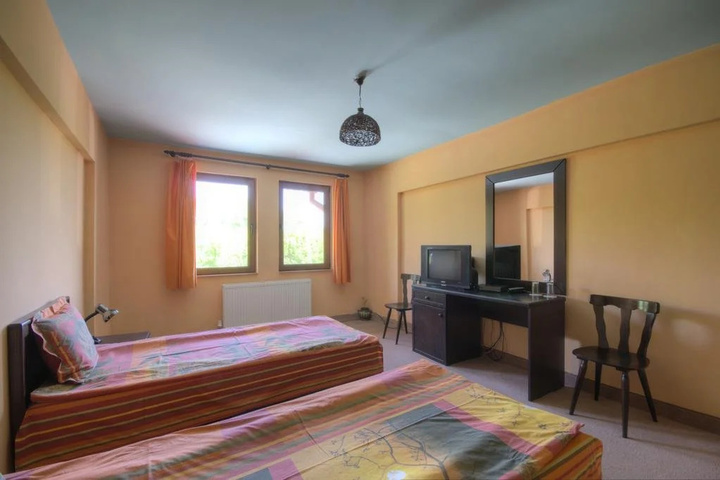 Room 2 of 11