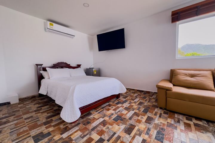 Room 8 of 31