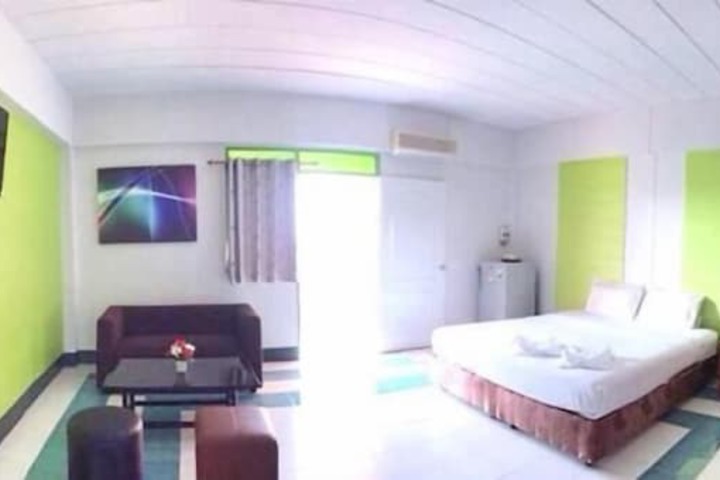 Room 9 of 26