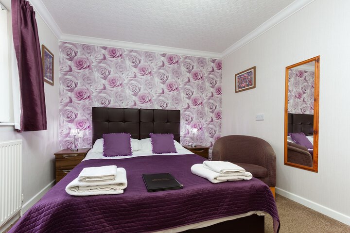 Room 6 of 50