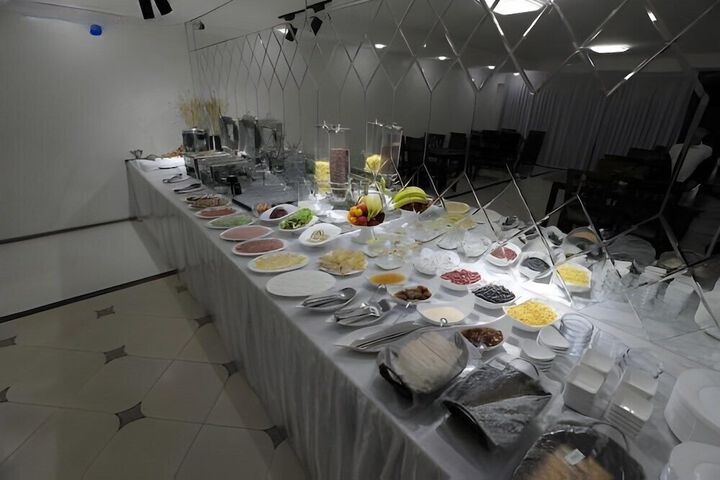 Dining 19 of 19