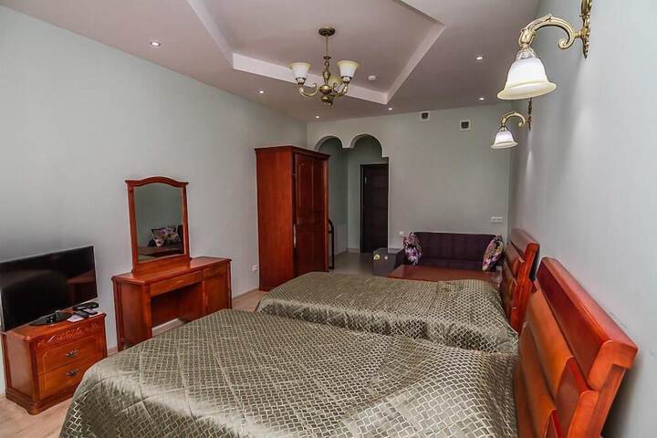 Room 27 of 62