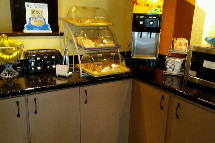 Breakfast area