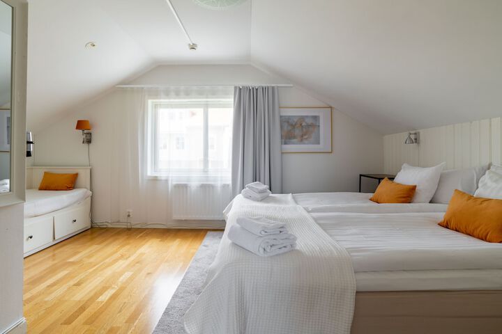 Room 3 of 58