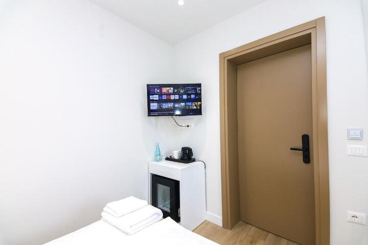 Room 4 of 59
