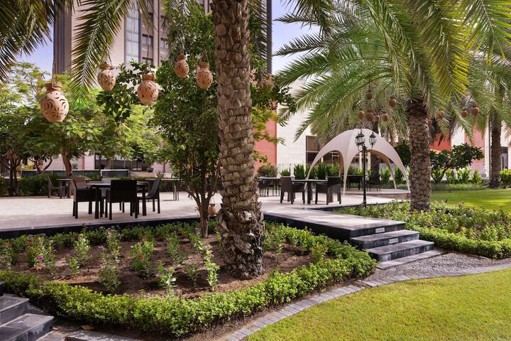 Hotel Exterior 138 of 152