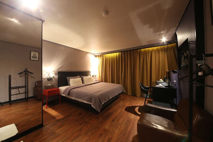 Room 13 of 45