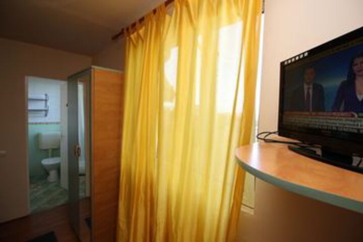 Room 31 of 49