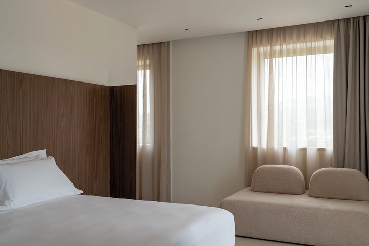 Room 5 of 23
