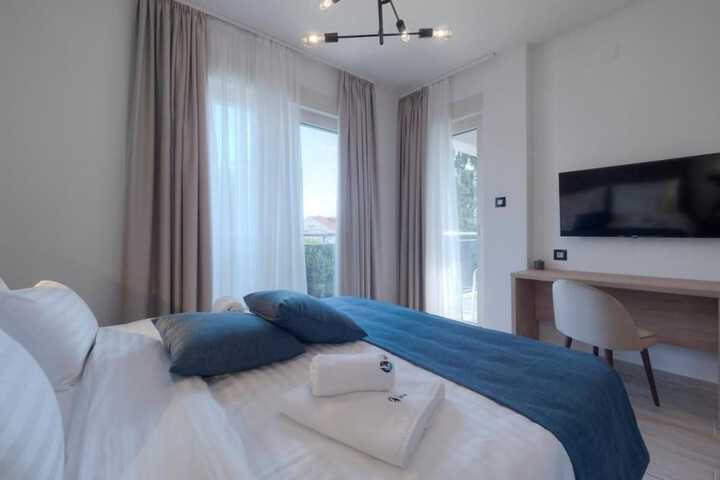 Room 7 of 56