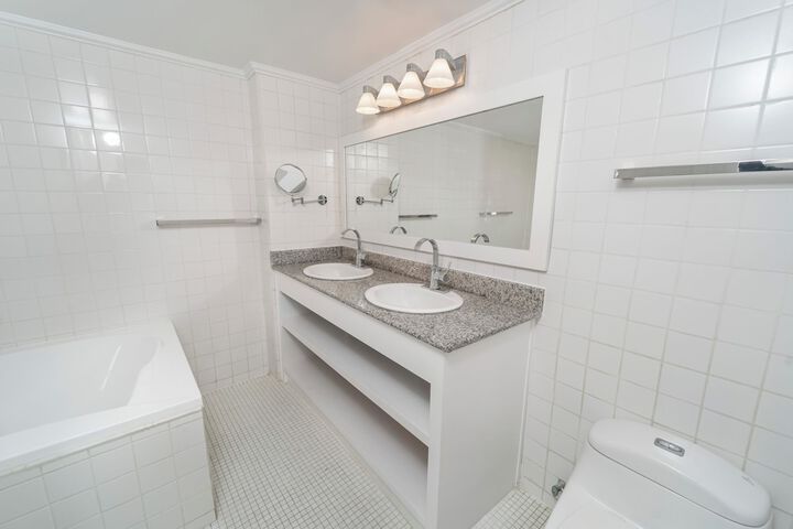 Room 73 of 161