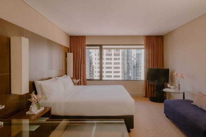 Room 7 of 107