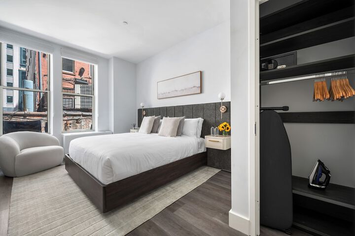 Room 192 of 626