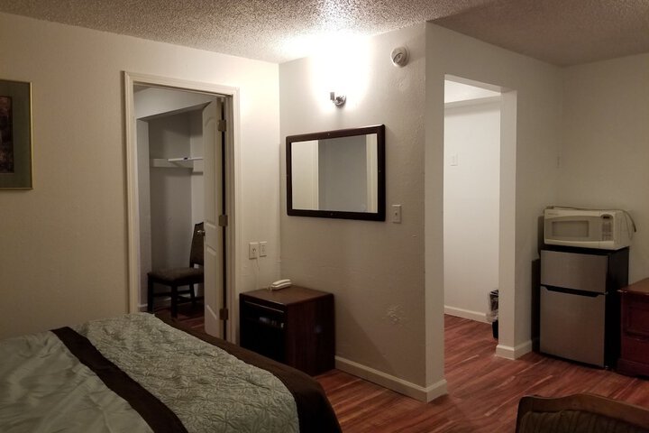 Room 9 of 22