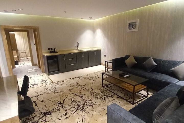 Room 18 of 38