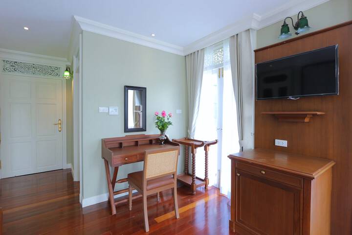 Room 44 of 81