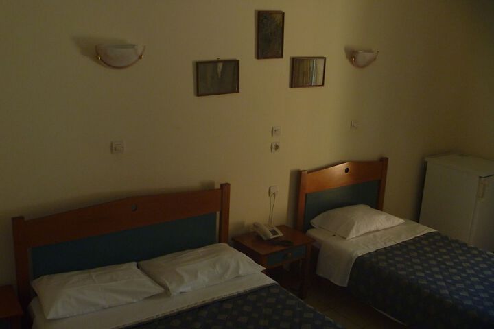 Room 27 of 27