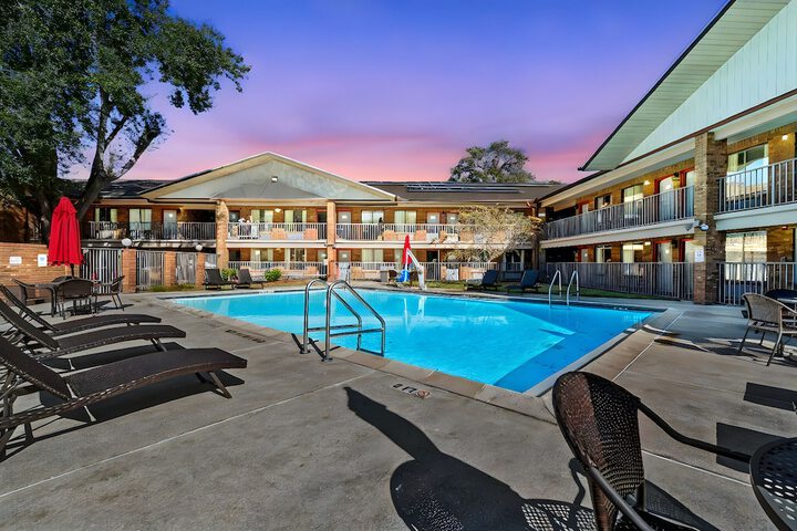 Ramada by Wyndham Temple Terrace/Tampa North