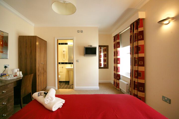 Room 2 of 80